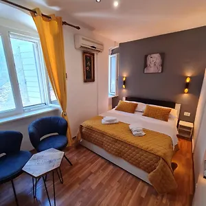 Inchy - In The Center Of Diocletian's Palace Guest house Split